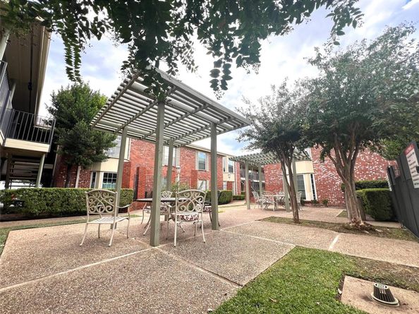 7920 Rockwood Ln 240, Austin TX 78757