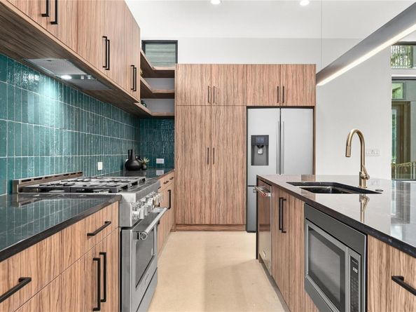 219 Lessin LN Unit 6, Austin TX 78704