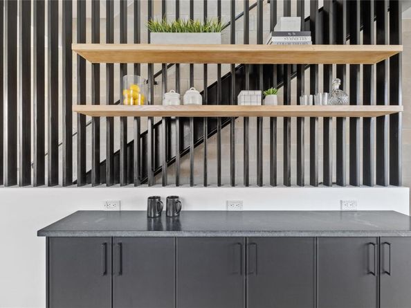 700 Denson DR 2101, Austin TX 78752