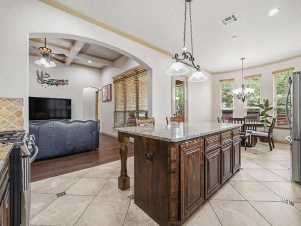 9312 Sydney Marilyn LN, Austin TX 78748