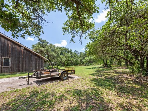 9005 Dorella LN, Austin TX 78736