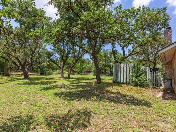 9005 Dorella LN, Austin TX 78736