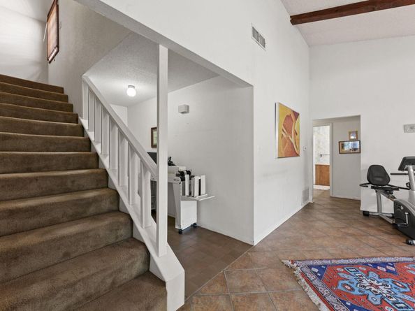 9005 Dorella LN, Austin TX 78736