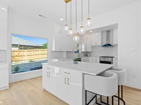 18702 Lakeland DR, Point Venture TX 78645