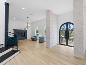 18702 Lakeland DR, Point Venture TX 78645