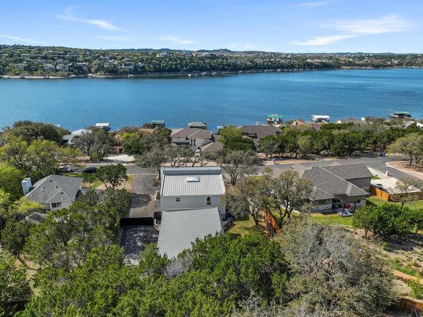 18702 Lakeland DR, Point Venture TX 78645