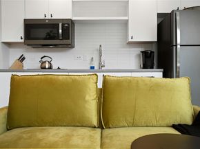 49 Navasota ST 216, Austin TX 78702