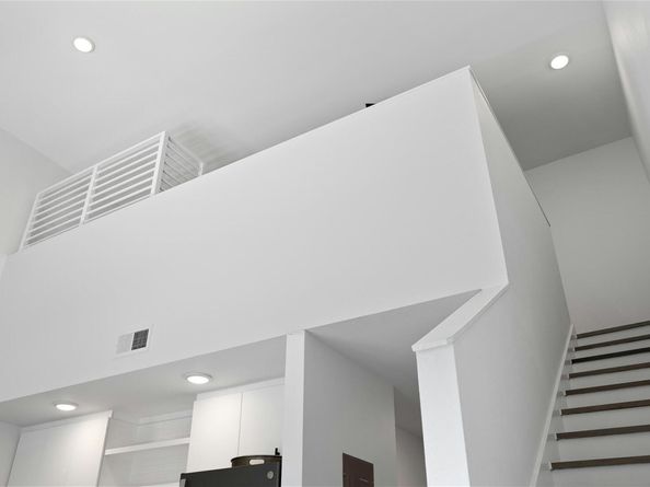49 Navasota ST 216, Austin TX 78702