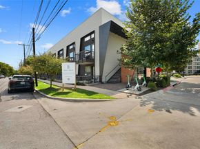 49 Navasota ST 216, Austin TX 78702