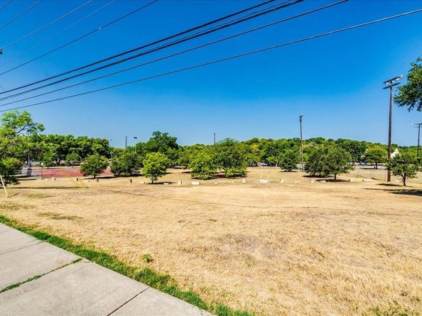 1120 Spur ST, Austin TX 78721