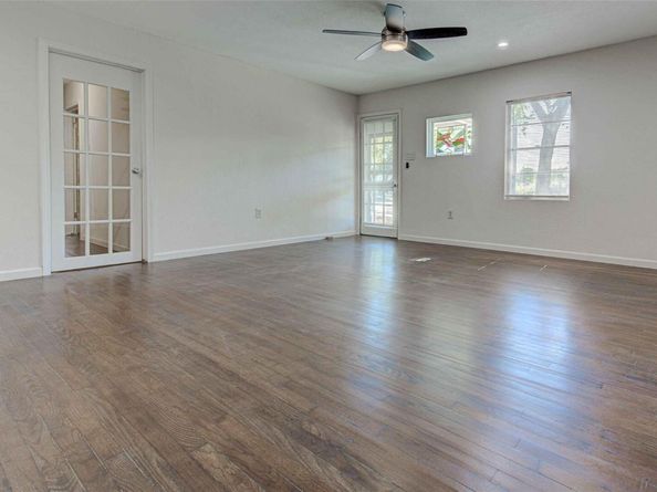 110 W Saint Johns Ave, Austin TX 78752