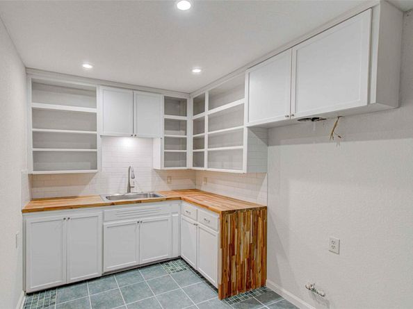 110 W Saint Johns Ave, Austin TX 78752