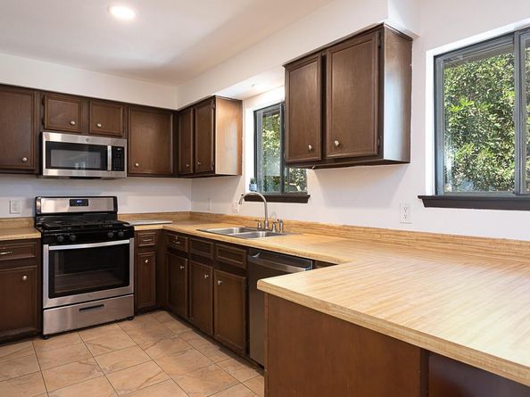 7602 Whispering Oaks DR, Austin TX 78745