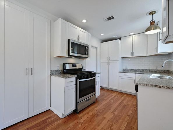 5907 Glenhollow Path, Austin TX 78745