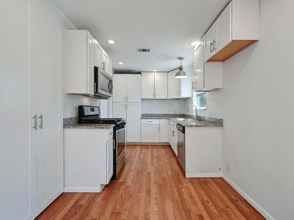 5907 Glenhollow Path, Austin TX 78745