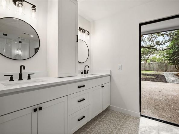 7507 Downridge DR, Austin TX 78731