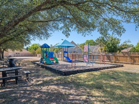 20804 Trotters LN, Pflugerville TX 78660