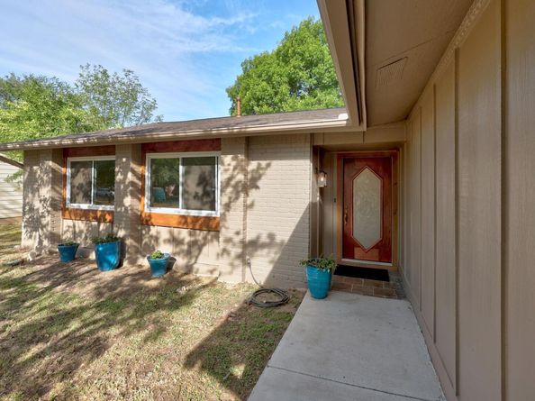 7810 Woodcroft DR, Austin TX 78749