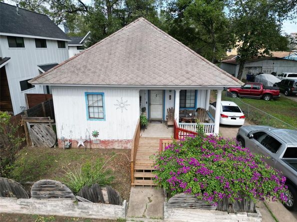 906 E 2nd ST, Austin TX 78702