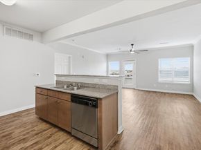 2502 Leon ST 414, Austin TX 78705