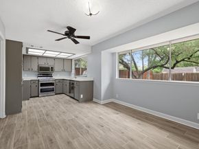 9201 Robins Nest LN, Austin TX 78729