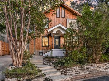 1507 Alameda DR