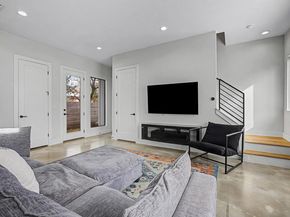 7102 Providence Ave 2, Austin TX 78752
