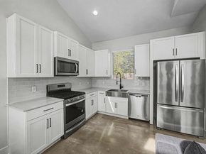 7102 Providence Ave 2, Austin TX 78752