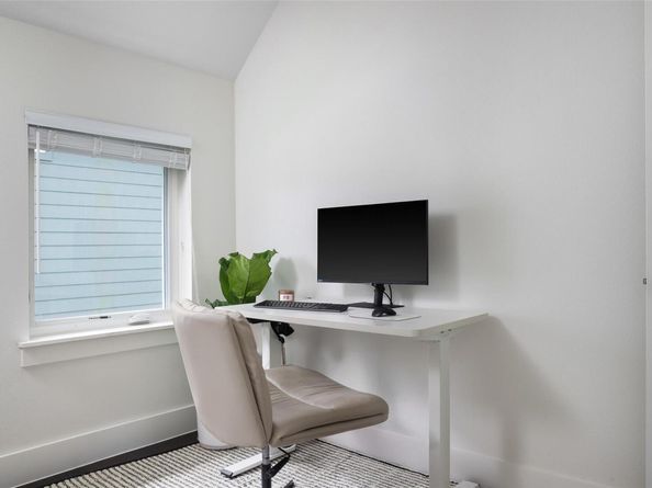 1120 Omega Ave 1, Austin TX 78721