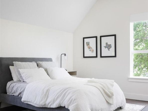 1120 Omega Ave 1, Austin TX 78721