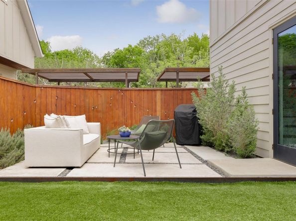 1120 Omega Ave 1, Austin TX 78721