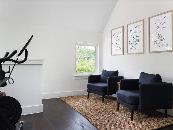 1120 Omega Ave 1, Austin TX 78721