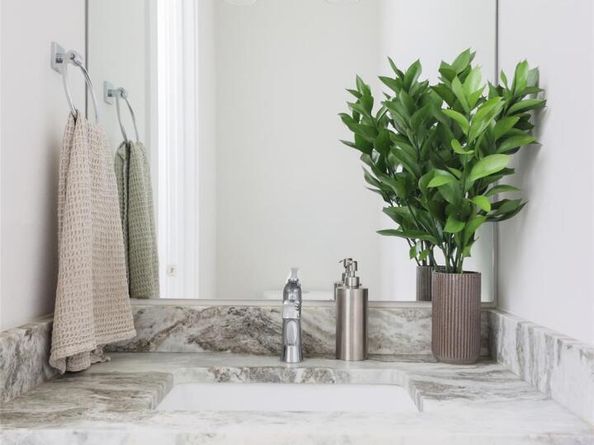 1120 Omega Ave 1, Austin TX 78721