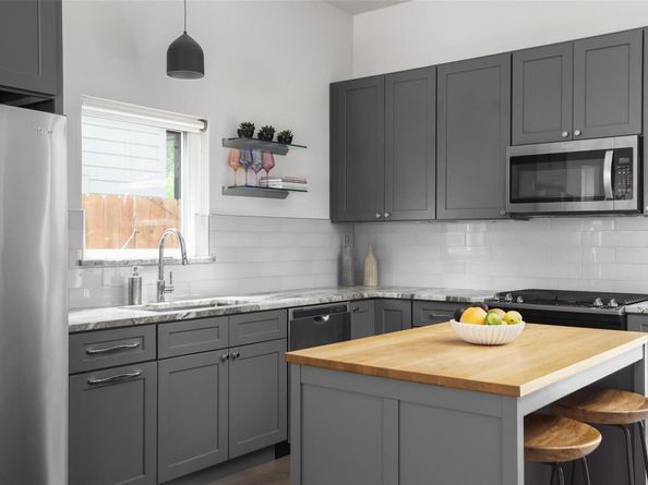 1120 Omega Ave 1, Austin TX 78721