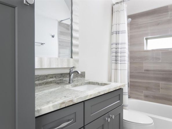 1120 Omega Ave 1, Austin TX 78721