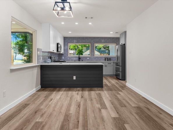 9717 Anderson Village DR, Austin TX 78729
