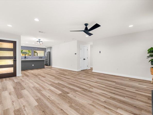 9717 Anderson Village DR, Austin TX 78729