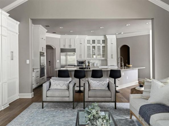 8605 Mendocino DR, Austin TX 78735