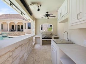 8605 Mendocino DR, Austin TX 78735