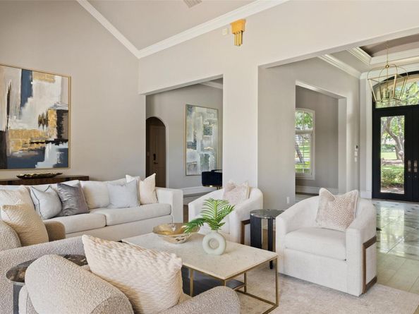 8605 Mendocino DR, Austin TX 78735