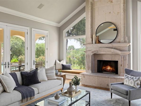8605 Mendocino DR, Austin TX 78735