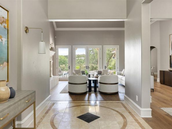 8605 Mendocino DR, Austin TX 78735