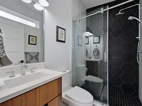 201 Tillery SQ 2, Austin TX 78702