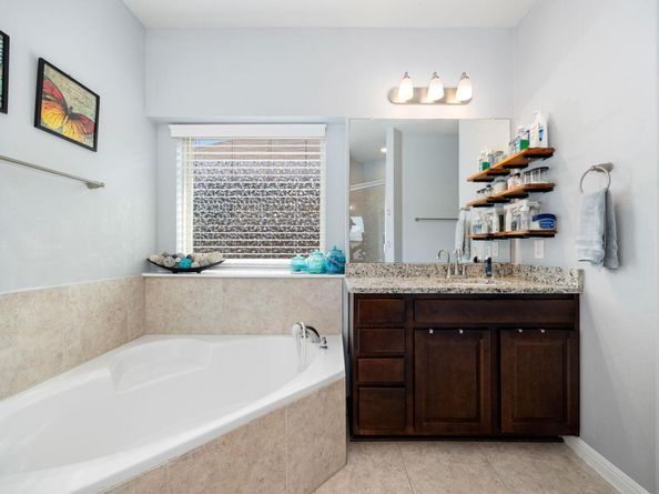 1913 Goldilocks LN, Austin TX 78652