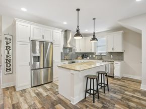 1206 Deloney ST B, Austin TX 78721