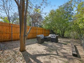 1206 Deloney ST B, Austin TX 78721