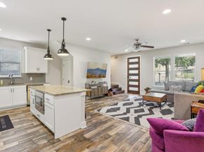 1206 Deloney ST B, Austin TX 78721