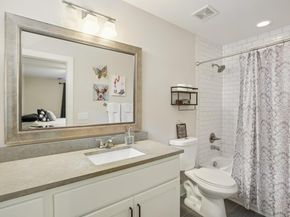 1206 Deloney ST B, Austin TX 78721