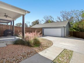 1206 Deloney ST B, Austin TX 78721