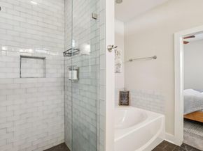 1206 Deloney ST B, Austin TX 78721